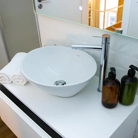 アパート D Maria *